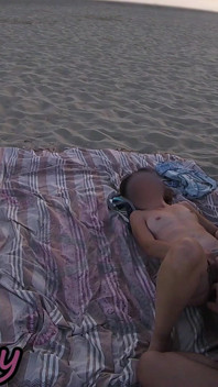 Caught! Pussy Flash: Teacher on Beach Masturbates and He Fingers Her to Orgasm! - Misscreamy