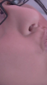 火辣饥渴的深色头发荡妇自慰