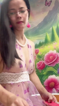 Afeitarse El Pelo Bajo La Axila Tan Linda Chica