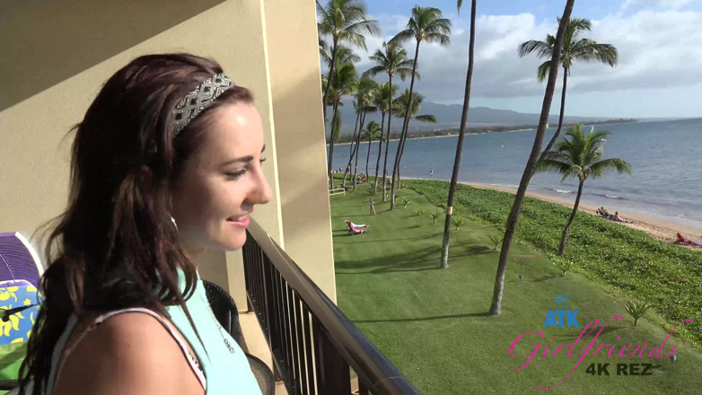 ATK Fans (Girlfriends): Vacances virtuelles à Hawaï avec la jeune salope Jade Amber 1/11