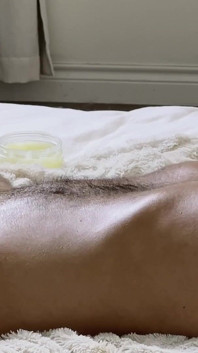 Amarrada com orgasmo de próstata sem mãos