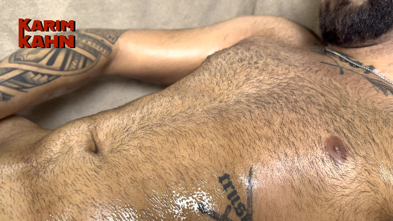 Karim Kahn: Piedi grandi, grosso cazzo e gemiti forti quando sparo la...