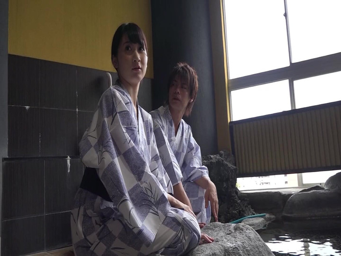 MBM3988: M819g12 a Hot Spring Shooting Trip with a Young Wife...