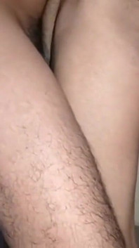 Schattig Indisch meisje neukt hard als ze alleen thuis is