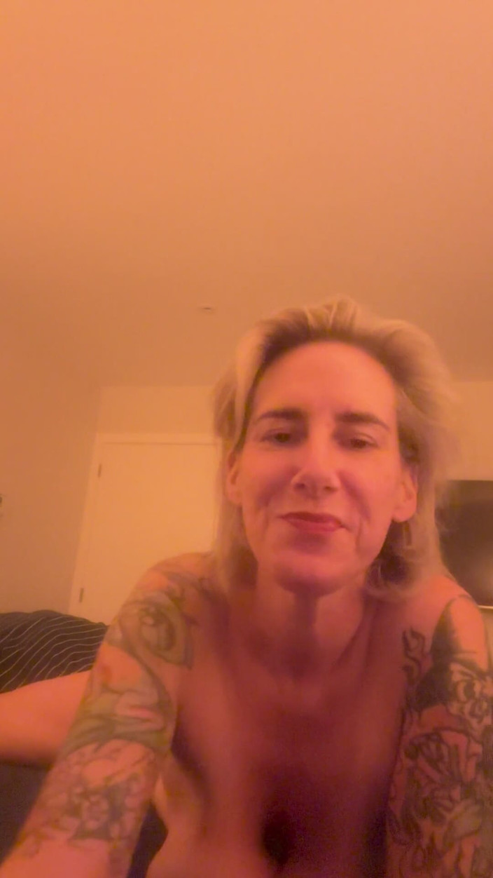 MamaMariaxxx: Horny After Dirty Chat with a Complete Stranger, I Made...