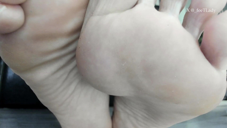 Feet lady: Dusty, avec un parfum, juste en face de ton visage