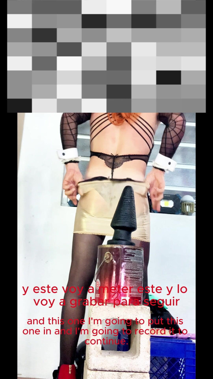 Benito414: 거대한 흑인 딜도를 타고 란제리 스타킹을 입은 TS Croosdresser 작은 Shemale 아름다운 엉덩이