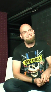 Trojka se sexy děvkami si užívá jako blázen v POV - 4