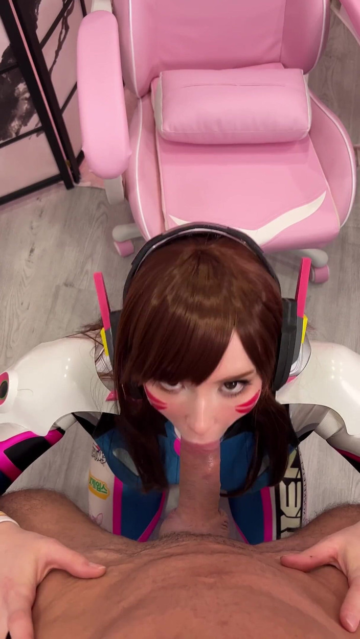 Sweetie Fox: Tiktoker girl cosplay D.Va from Overwatch and sucks dick till...