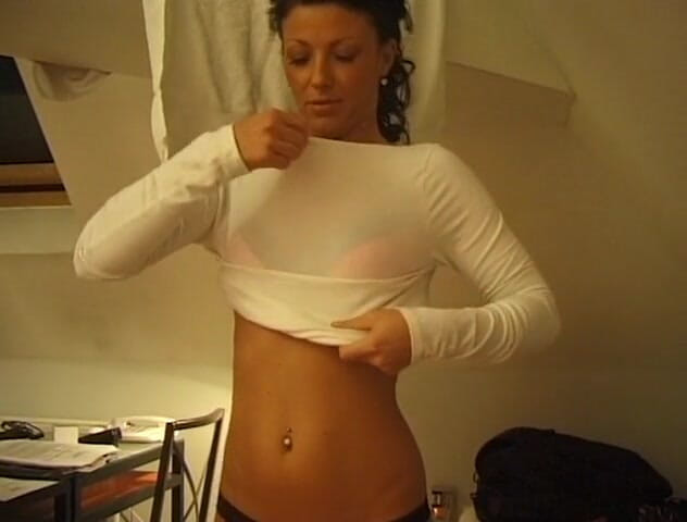 Flash Model Amateurs: Hot brunette with natural tits shows off her body