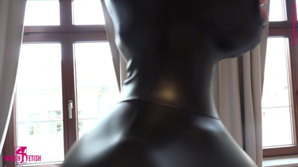 Fem Latex: Waking up the latex queen