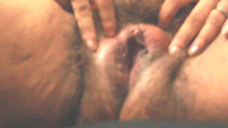 Haydee Rodriguez: Kıllı amcık altın dildoyla tanışıyor