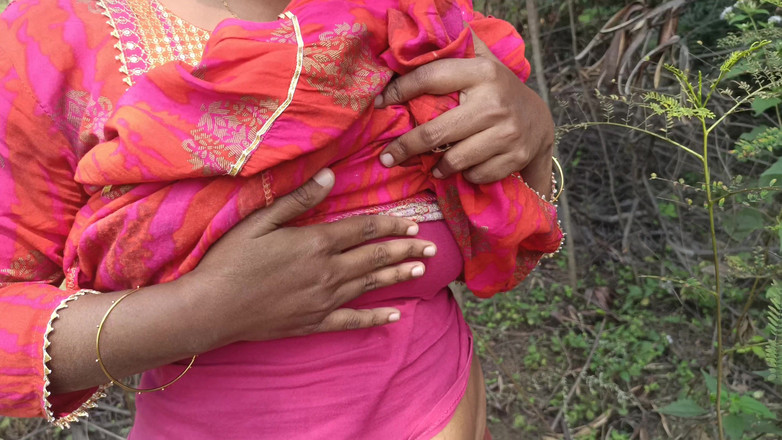 Apple baby: Étudiante dans la nature, romance torride