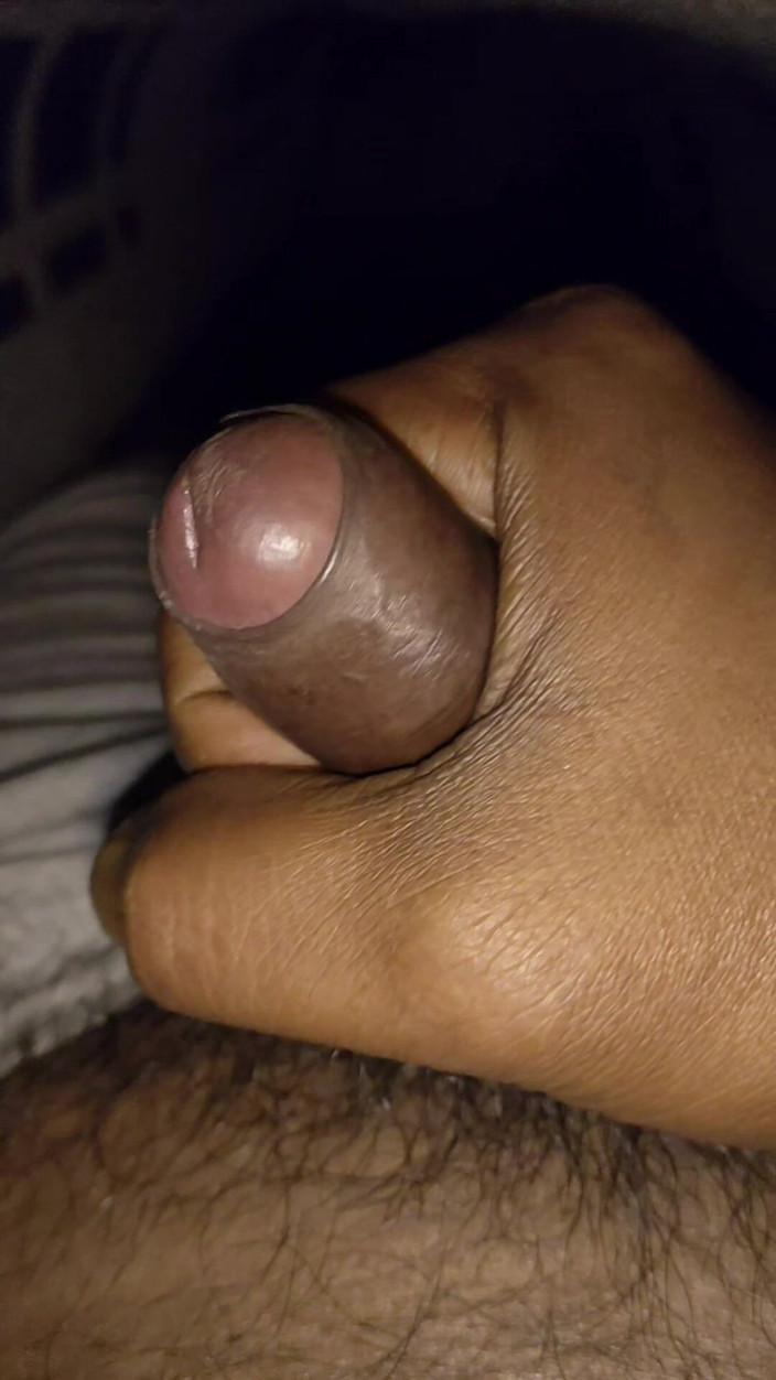 sureshFeb7: Ragazzo si masturba da solo