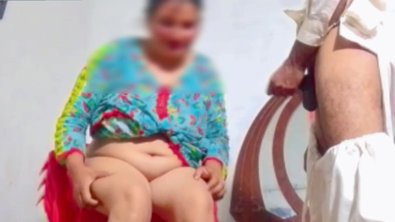Abida sexy: Desi Couple