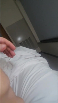 호텔 방에서 내 작은 소녀 따먹기.