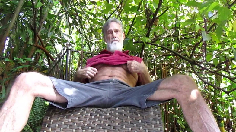 Mr hairy gardener: Тур по саду, часть 1