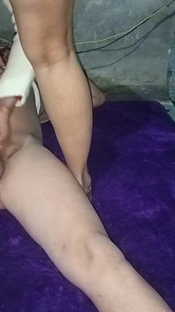 This Stepmom Is a Big Ass MILF Who Always Likes to Share the Bed with Her Stepson
