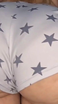 She Loves to Show Her Delicious Ass! Stepmother Bouncing Her Buttocks 1
