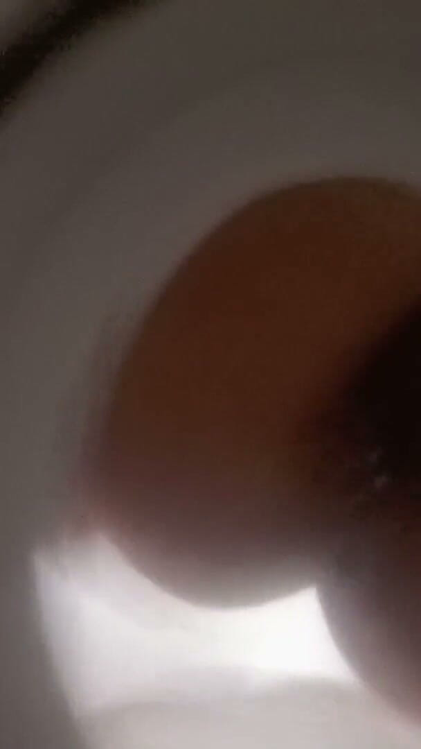BelleAliz: Bathroom-slave Voyeur Peeping on Bellealiz Peeing and Farting.