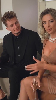Anal jävla MMF Duktig med blond bystiga MILF Shalina Devine