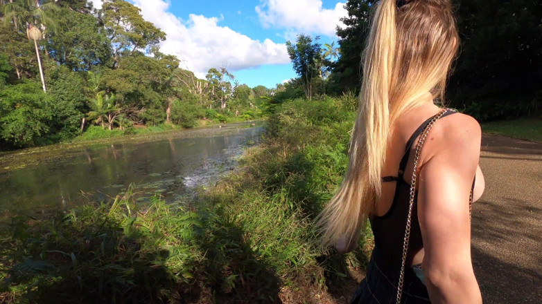 Secret Crush: SecretCrush4K - Arriscado se exibindo, anal, esguichando e boquete no parque