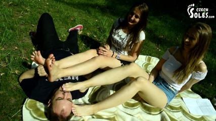 Czech Soles - foot fetish content: paark men do nange pair vaali larkiyan ek ajanbi dvara...