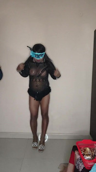 Crossdresser Striptease