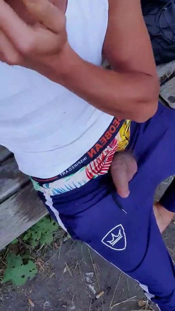 Slutboyben: Con lợn khoe hàng gợi cảm nhưng não bộ