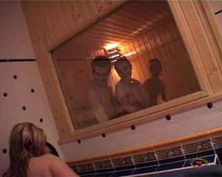 Big Sister: Wild party in the whirlpool