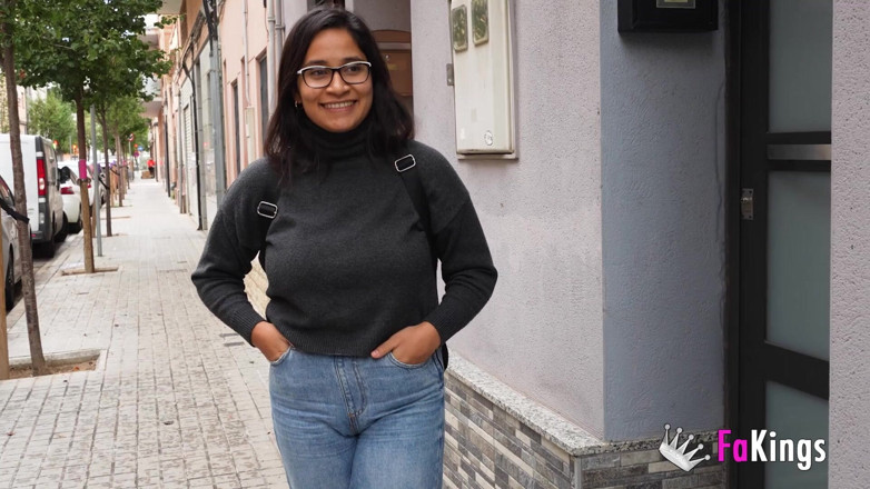 FAKings: Busty Latina Lana Villafuerte jest taka gorąca! Prysznic, masturbacja i...