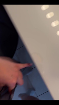 Podívej, jak štíhlá a mokrá moje kalhotky