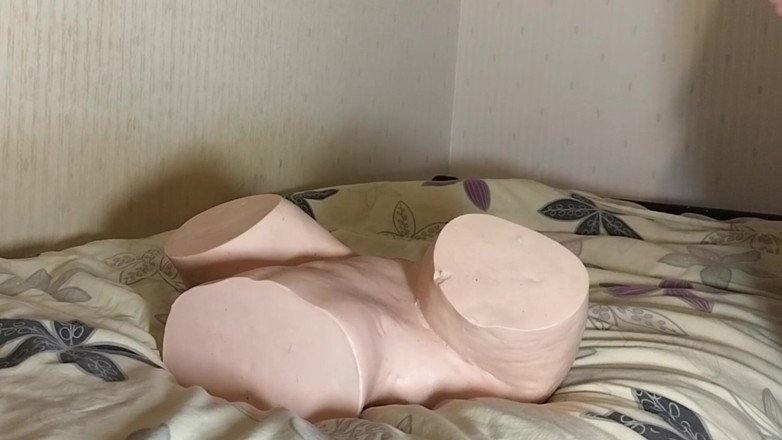 Uhri: Seks oyuncağı sikiş ve boşalma