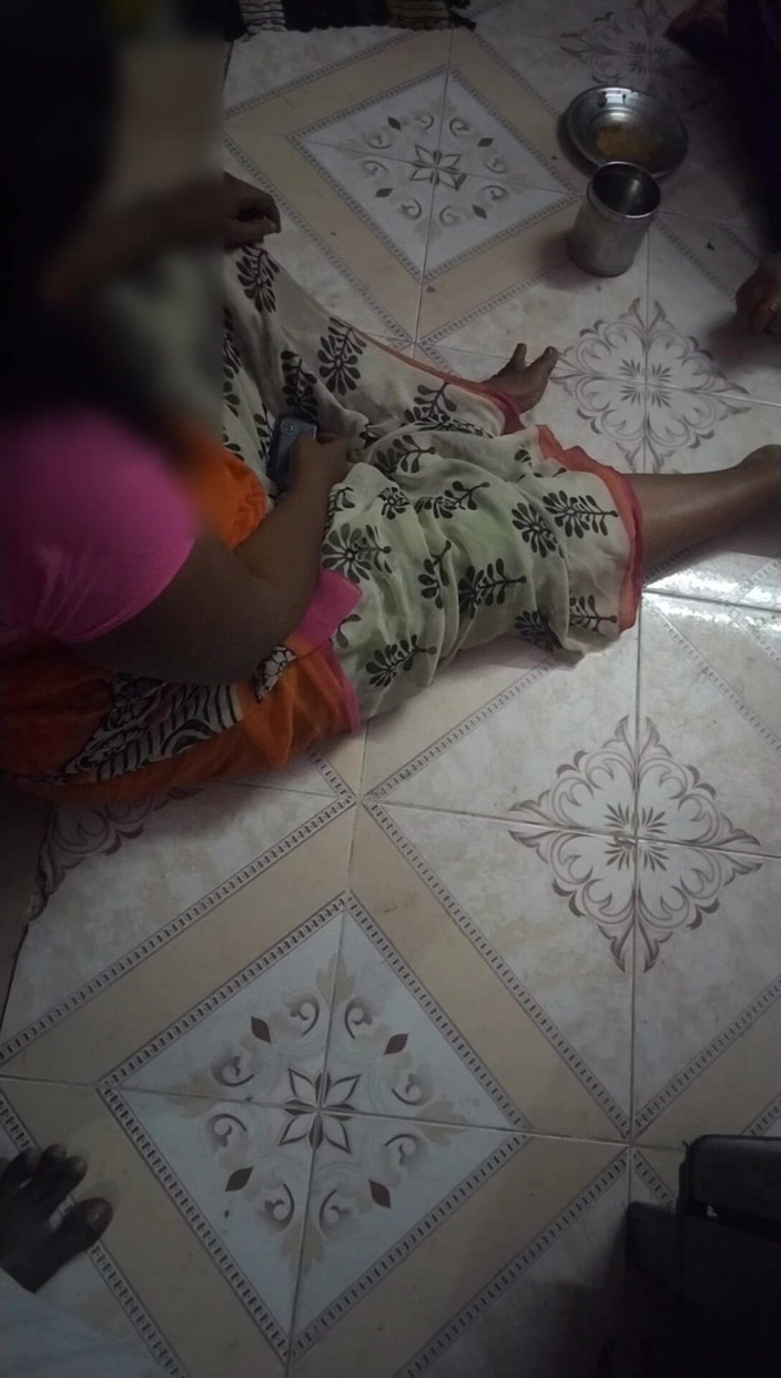 Benita sweety: Ciocia pchać pompę wodną