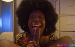 Dark Wet Dreemz: Retro Tajný agent s velkým zadkem dostane