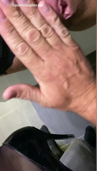 Spuirtcouplexxxx: 부엌에서 시오후키하는 핫한 보지