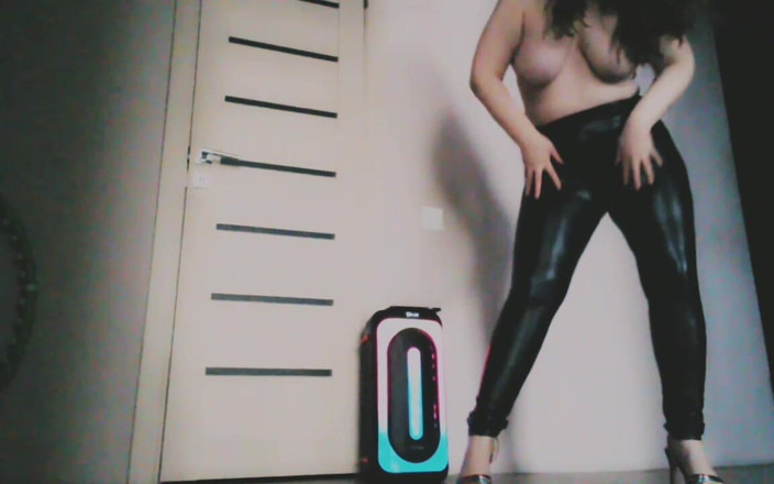 VikkiGeorgia: Umiejętności taneczne