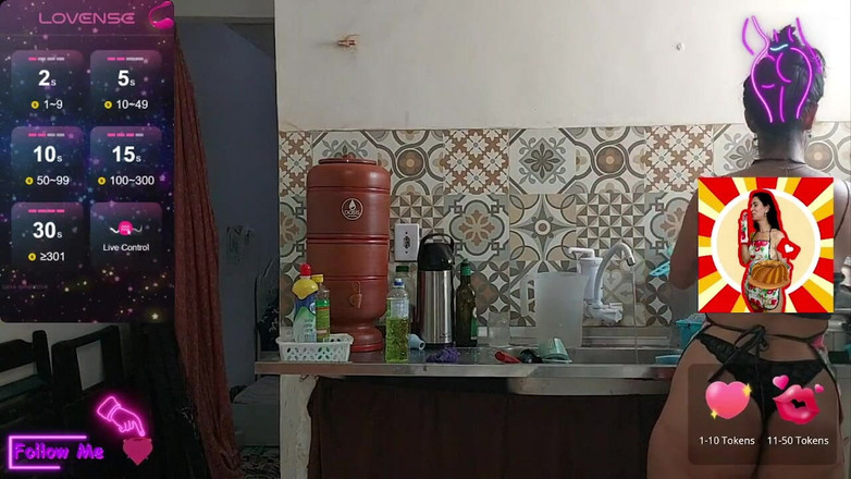 Renatinharj: Горячий секс на кухне с маленькой Ванесиньей Майком