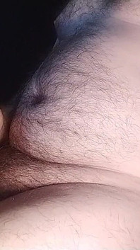 털이 무성한 배에 정액