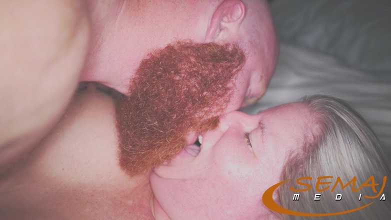 Semaj Media: Semaj media la robusta milf pawg Heidi Nite adorava ricevere...