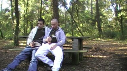 STRAIGHTS BOYS COERCED TO FUCK GAY: Webcam nella foresta succhiare un ragazzo etero