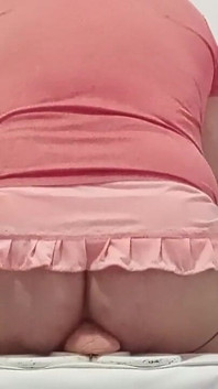Questo è così delizioso e sono così eccitato cavalcando quel dildo