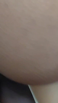 나는 내 베프의 여친을 내 방으로 불러 그녀를 떠났다.