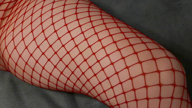 MelissaxKiki: La troia in calze a rete viene scopata - MelissaKiki