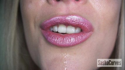 Sasha Curves: Pizzakille blir fascinerad och slukad