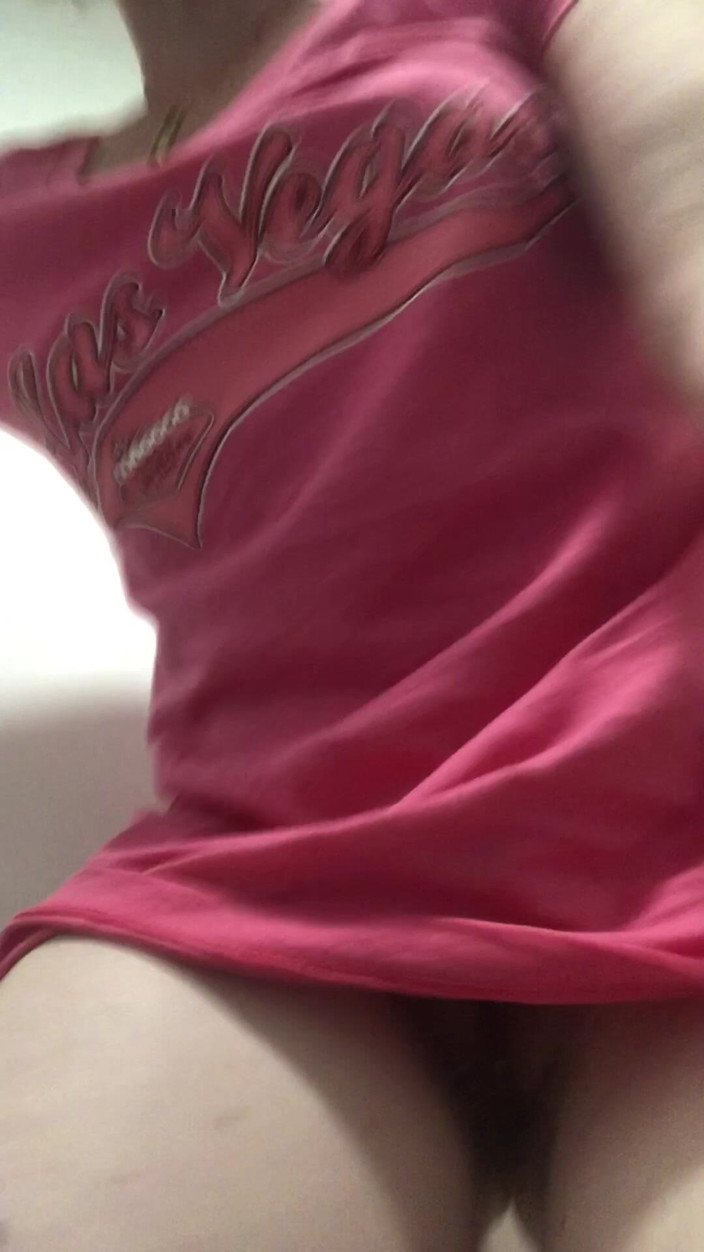 Pissing Paradise: Meada Enorme Rápida En Casa De Mi Esposa