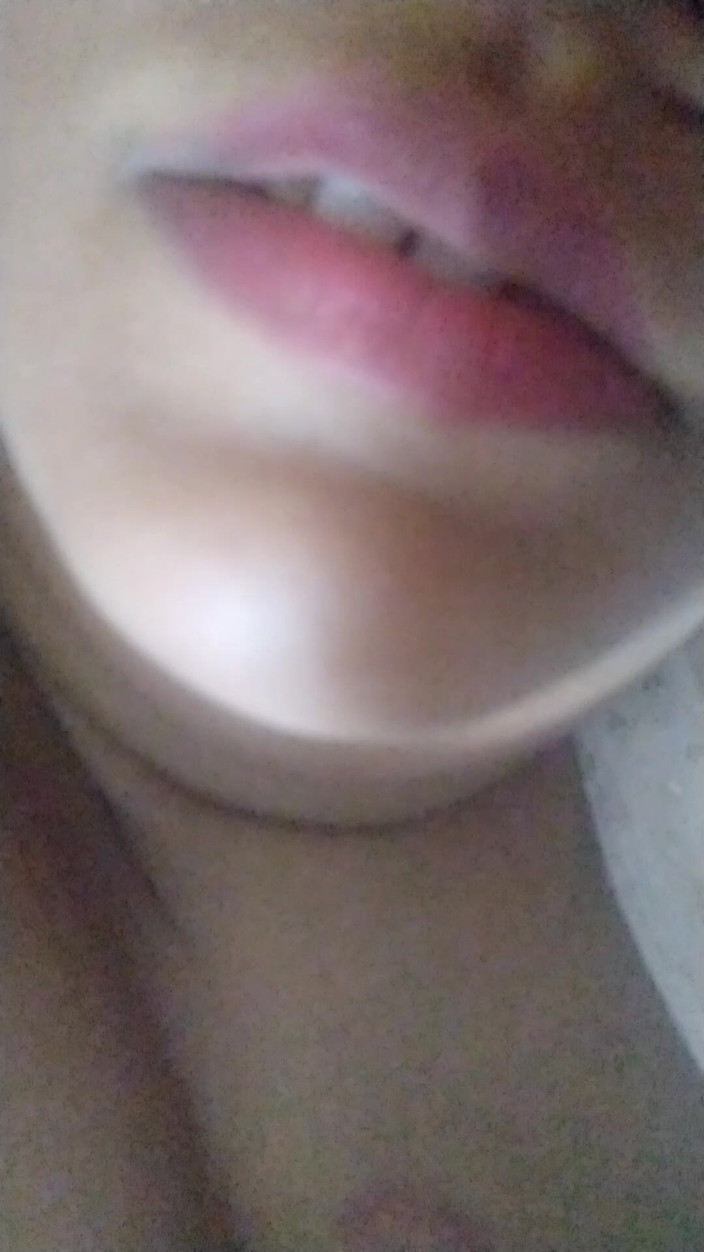 Dr_doom21: Bibir berair bhabhiji dengan suara