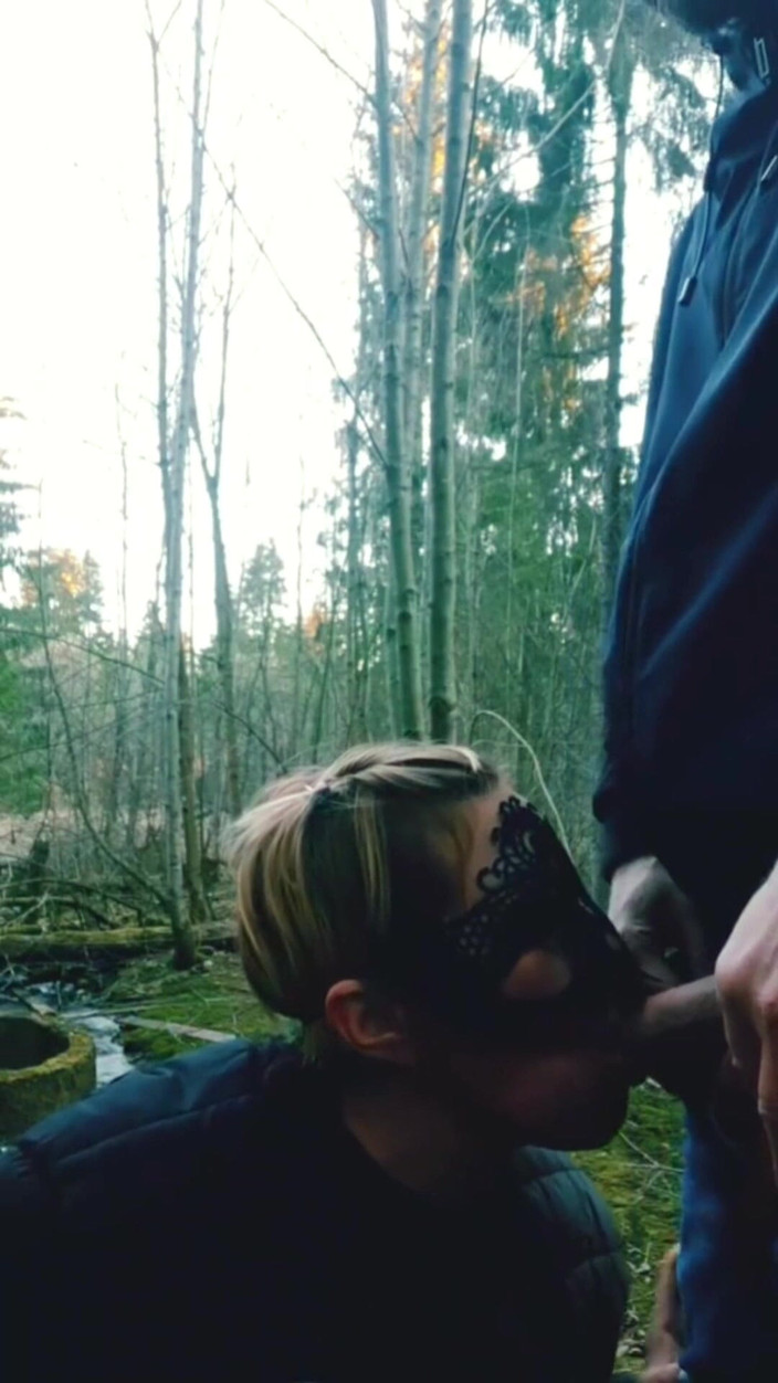 Crazyfamily 1970: Macecha mi sála v lese