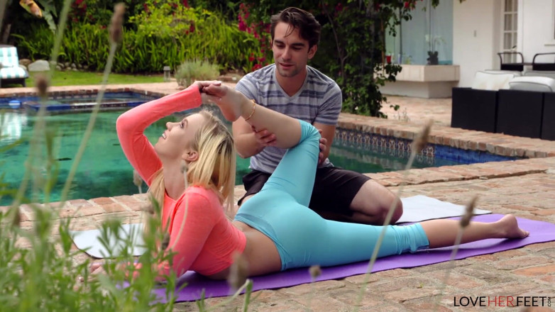Loveherfeet: Kaki Yoga