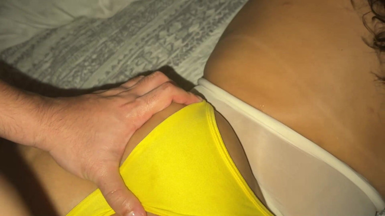 SENSESEX: Üvey annem şeffaflığıyla beni ısıtıyor ve onun döllenmesini sağlıyorum